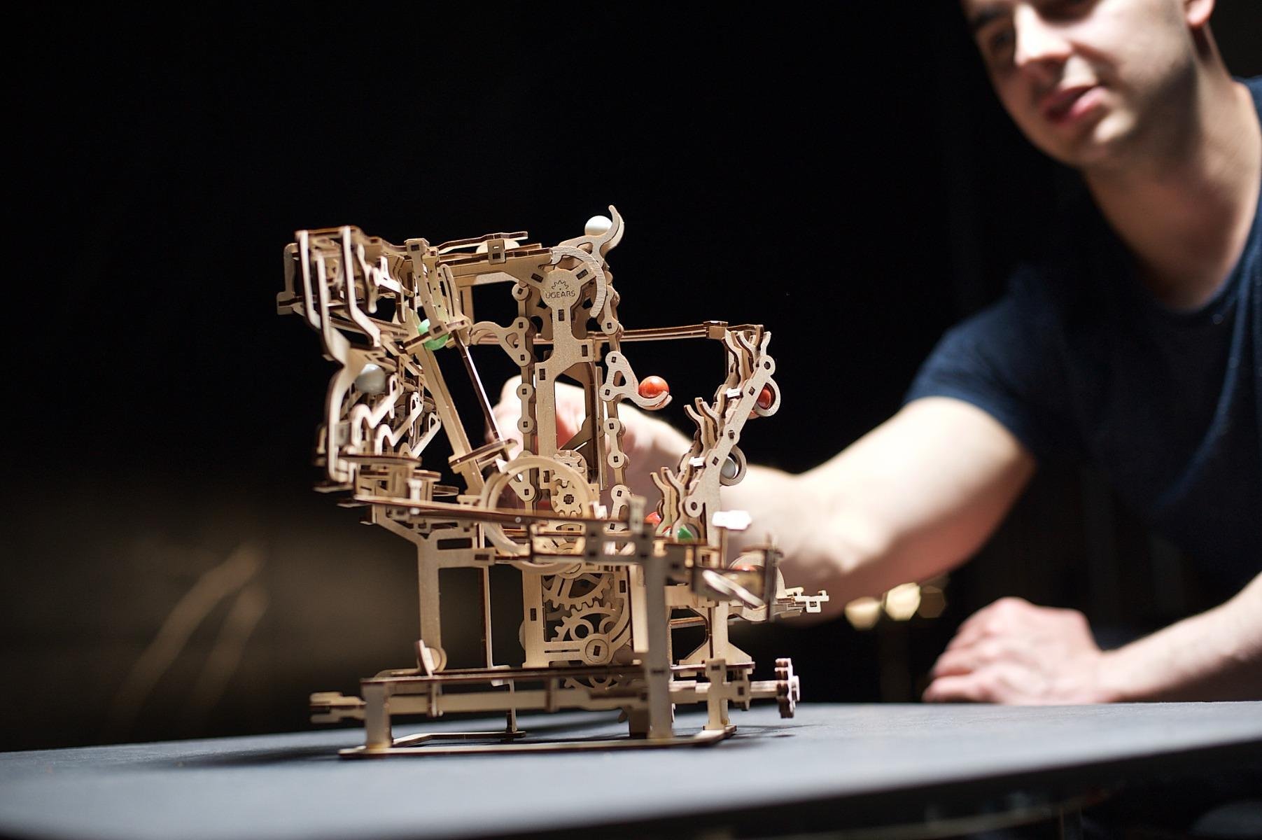 Механичен 3D пъзел Ugears - Marble Run: Chain Hoist